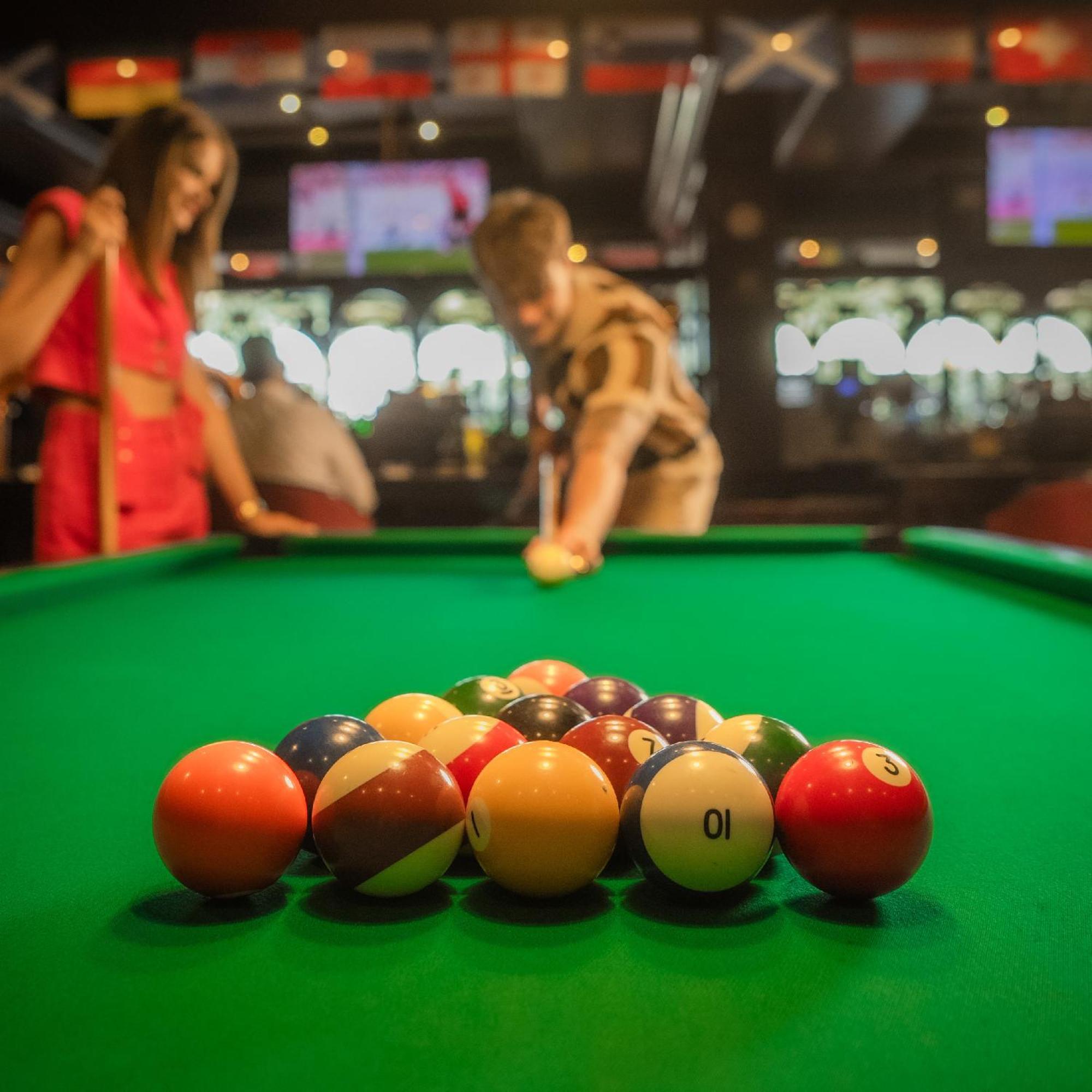 Hotel Media Rotana Dubaj Zewnętrze zdjęcie Pool table